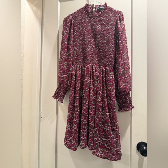 Draper James Dresses & Skirts - Draper James Floral Pink‎ Mid Dress Size Small